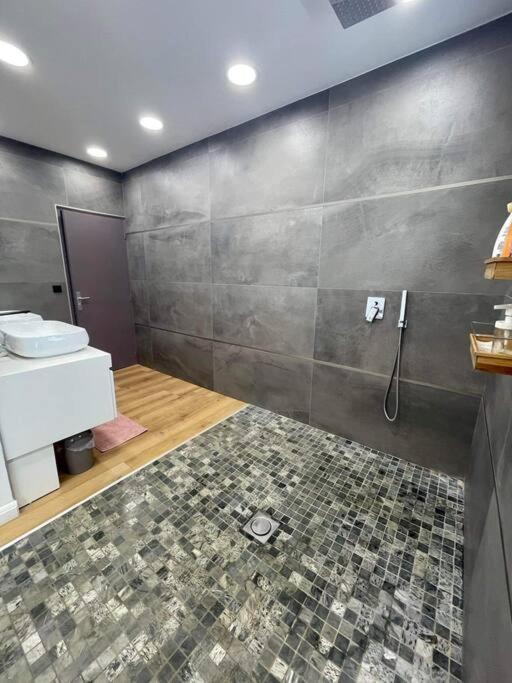 La Villa Jujubes Avec Piscine Chauffee - 5 Chambres Spacieuses Le Bois de Nefles  Esterno foto